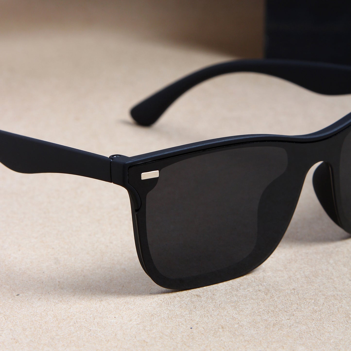 Brandon Black And Black Unisex Sunglasses
