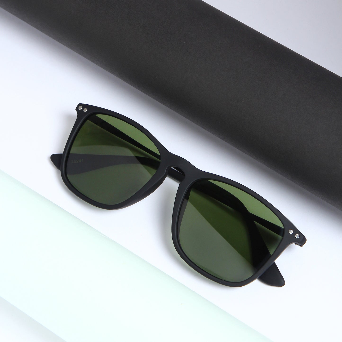 Sparloo Black And Green Unisex Sunglasses