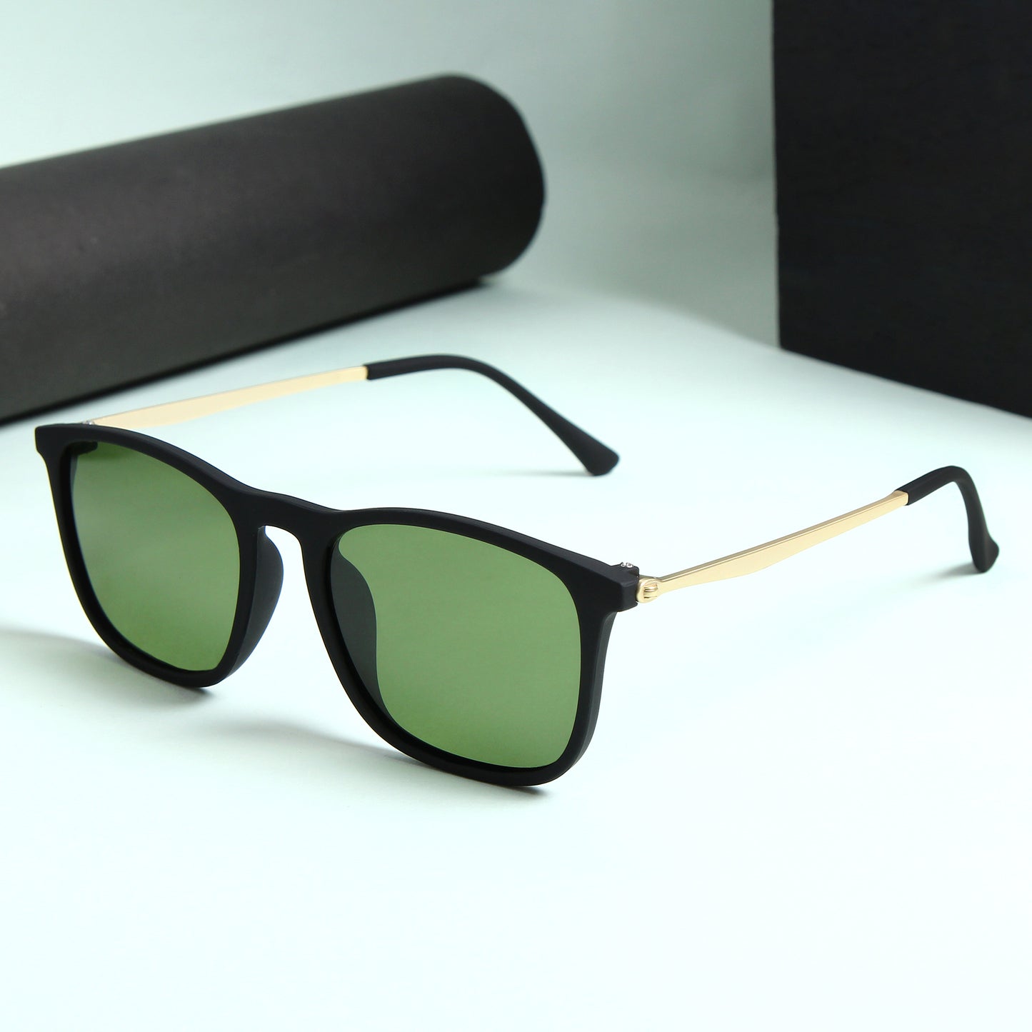 Sparloo Gold And Green Unisex Sunglasses