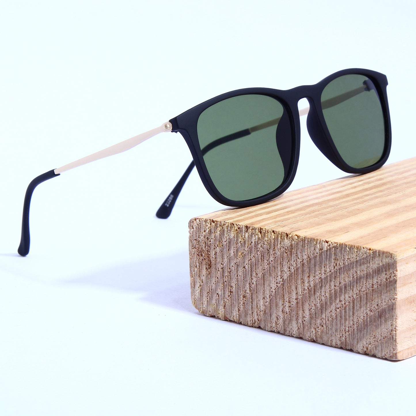 Sparloo Gold And Green Unisex Sunglasses