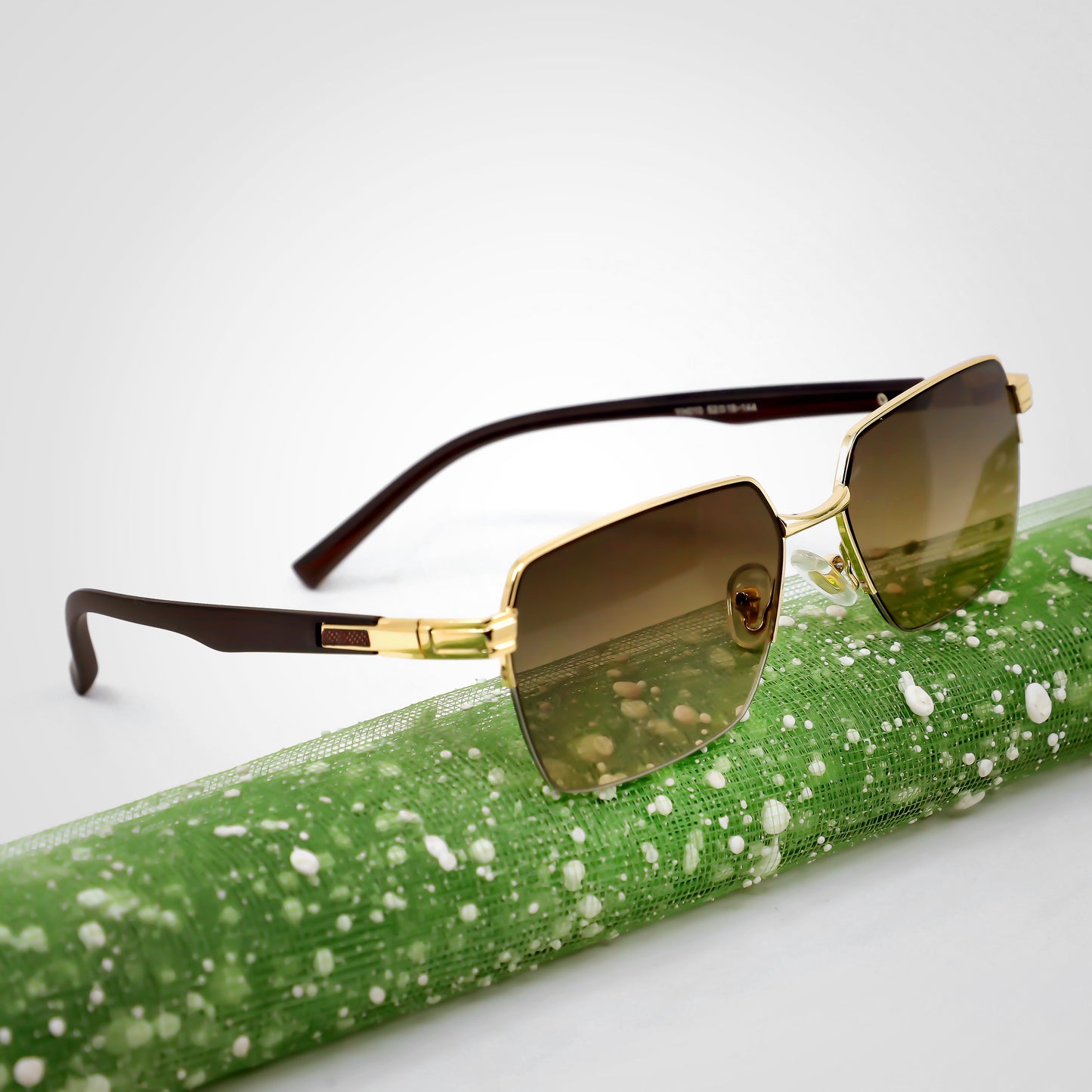 OH 003 Gold And Brown Gradient Premium Sunglasses