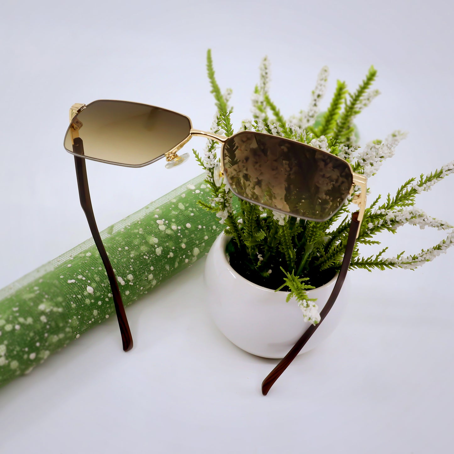 OH 003 Gold And Brown Gradient Premium Sunglasses